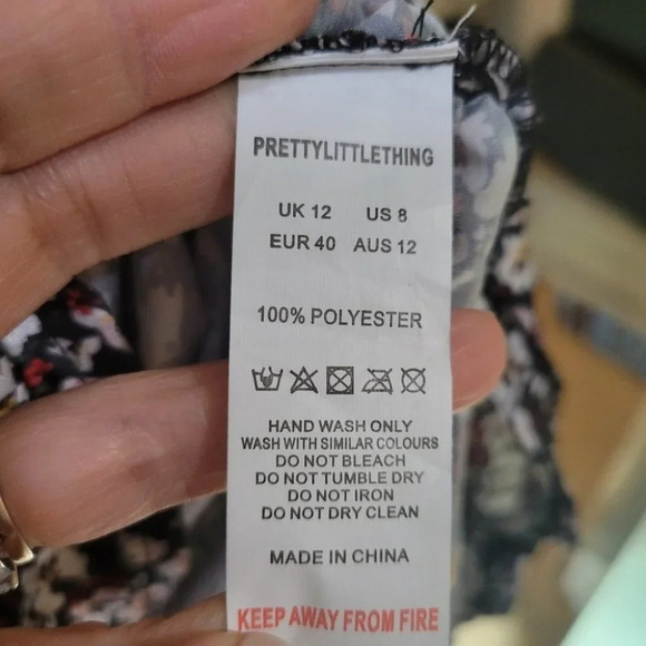 ❤️ 3 for $35 Pretty little thing ditsy long sleeve floral satin runched dress 8 - Picture 11 of 11